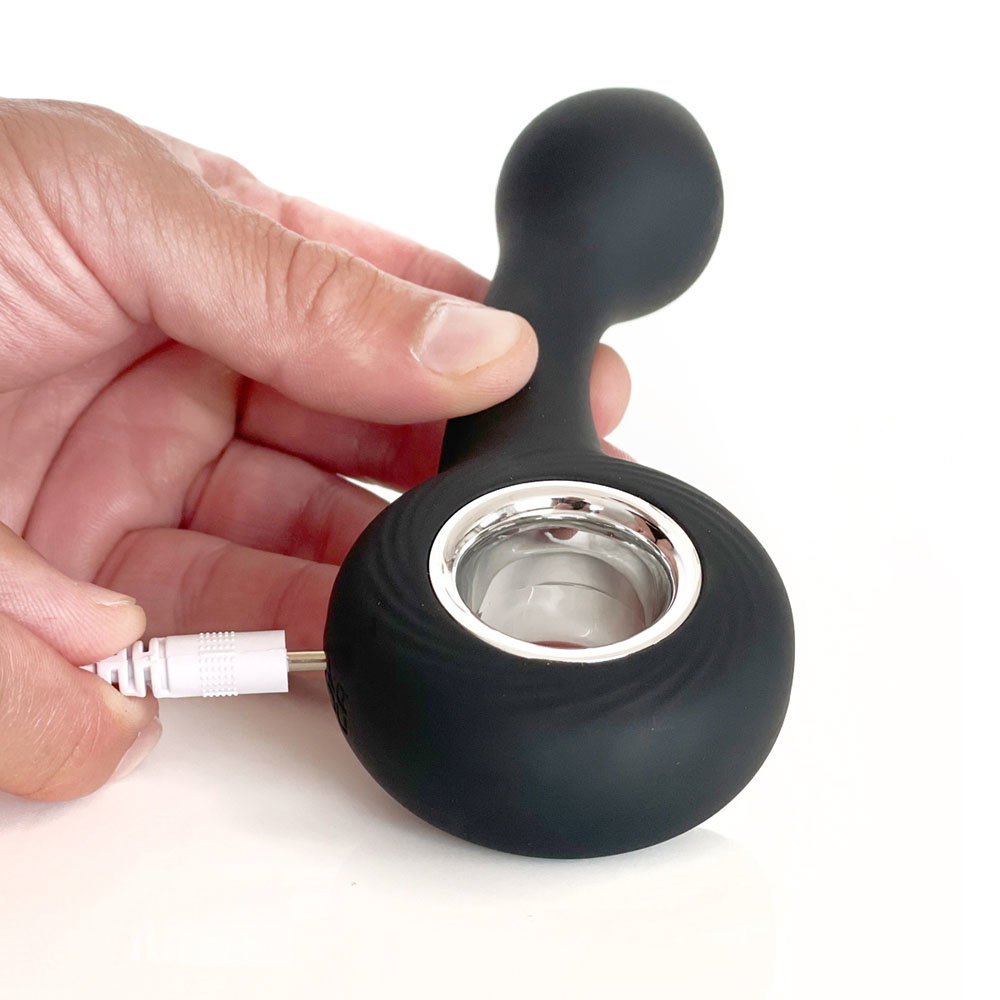 VERS G-spot rechargeable silicone vibrator in black, curved compact design